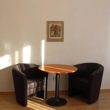 Cerny Kun 3* Louny