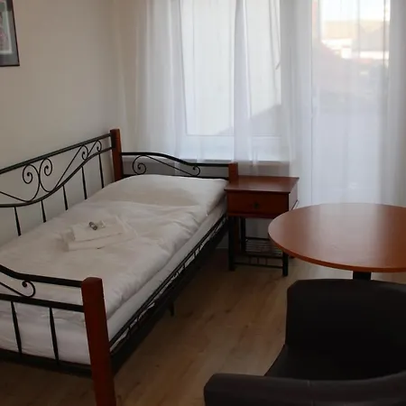 Cerny Kun 3* Louny