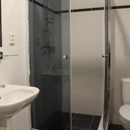 Cerny Kun 3* Louny