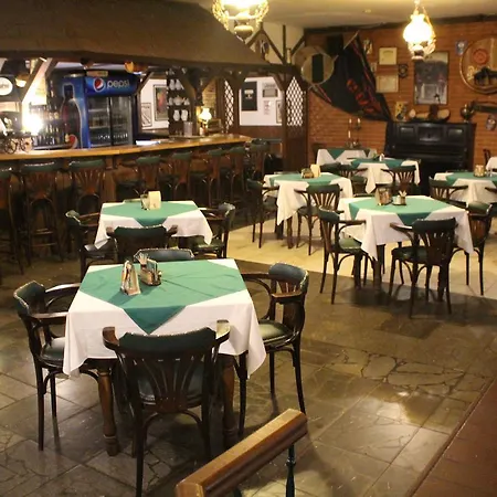 Cerny Kun Hotel Louny